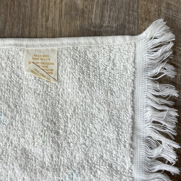 <<vintage kitchen handtowels>> - Picture 7 of 7